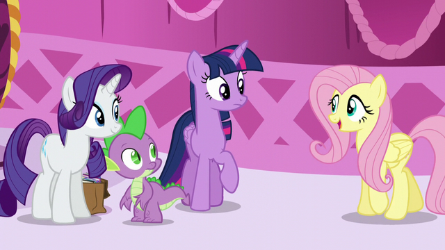 File:Fluttershy greets Twilight S5E22.png