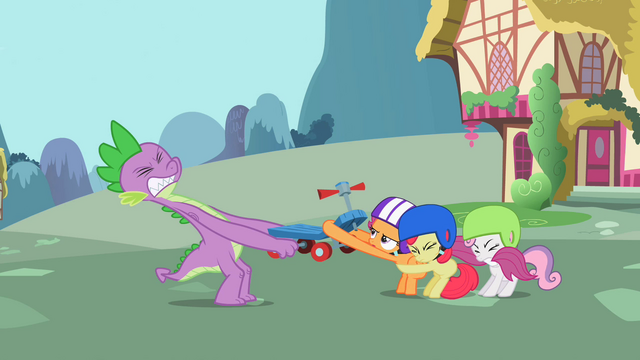 File:Spike tries to take the scooter from the CMC S2E10.png