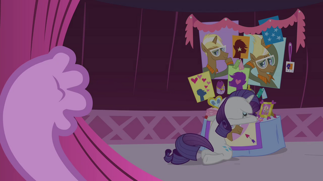 File:Spike pushes curtain S4E13.png