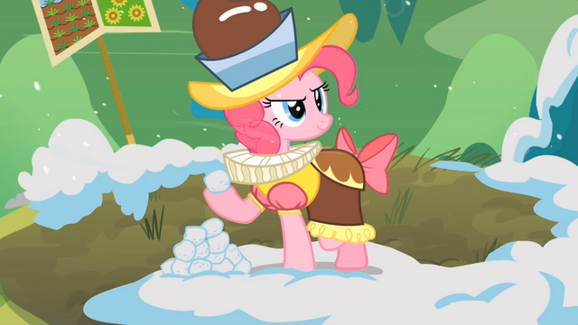 File:Pinkie Pie with snowball S02E11.png