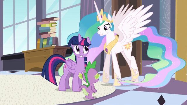 File:Twilight smiling S4E01.jpg