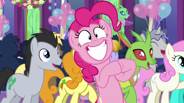File:Pinkie Pie applauding with a big grin S7E1.png