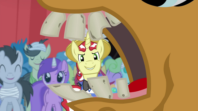 File:Inside pony's mouth S4E20.png