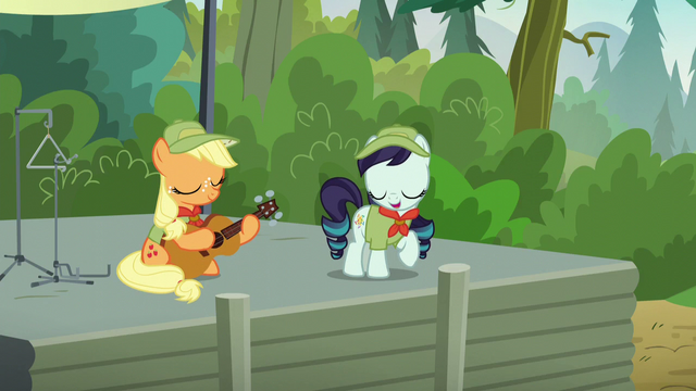 File:Rara Singing S5E24.png