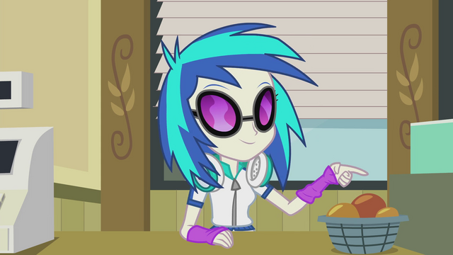 File:DJ Pon-3 pointing EG2.png
