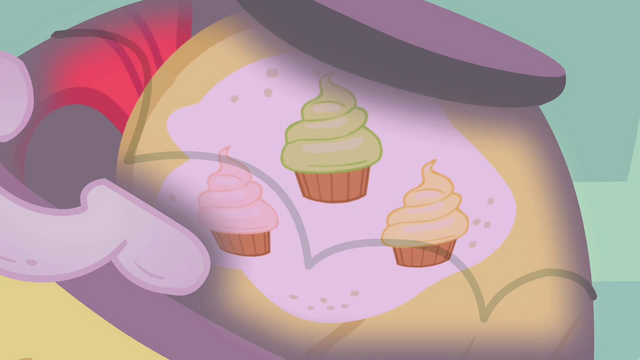 File:Apple Bloom sees cupcakes as her cutie mark S1E12.png