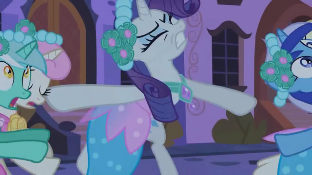 File:Rarity bulldozer S02E26.png