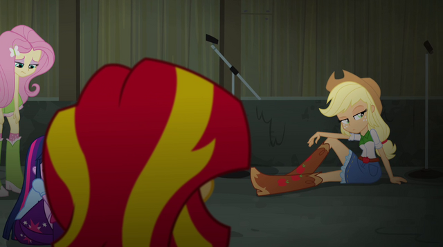 File:Applejack looks behind EG2.png
