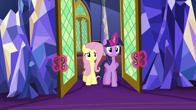 File:Twilight and Fluttershy return to the throne room S6E11.png