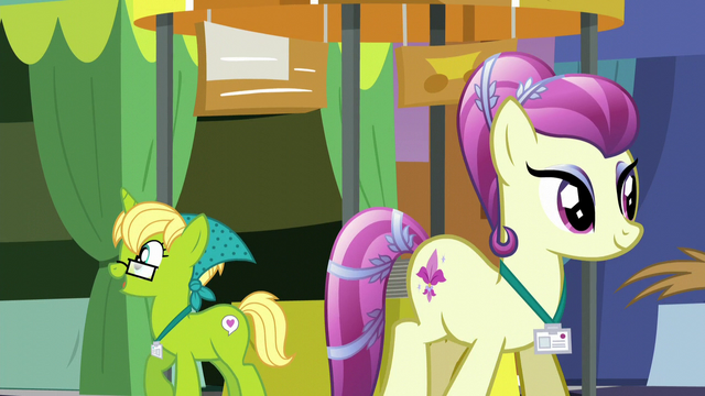 File:Bittersweet and Fleur de Verre exploring the summit S5E10.png