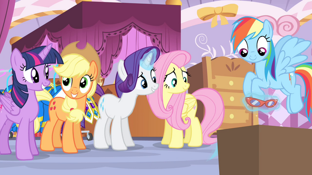File:Rarity levitating glasses S4E19.png