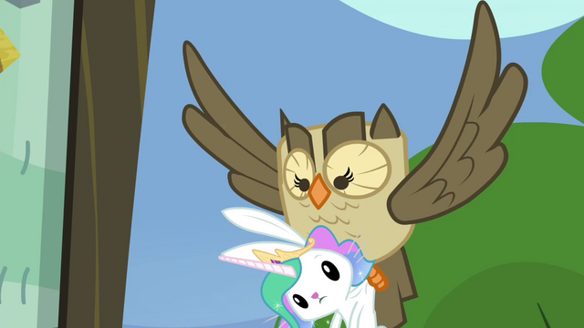 File:Owlowiscious carries Angel S4E21.png