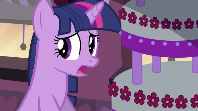 File:Twilight Sparkle find clues S2E24.png