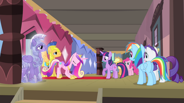 File:Cadance bowing down S4E11.png