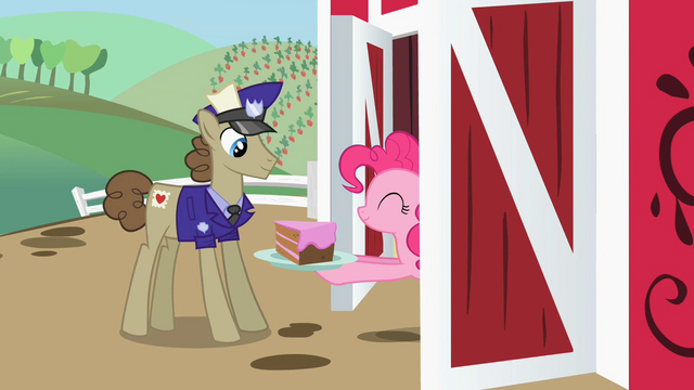 File:Mailpony birthday cake S2E14.png