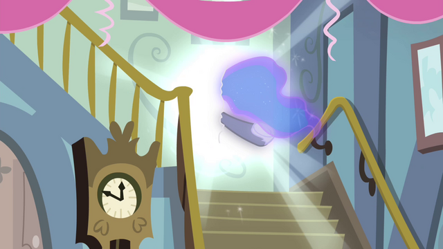 File:Princess Luna passing through wall S4E19.png