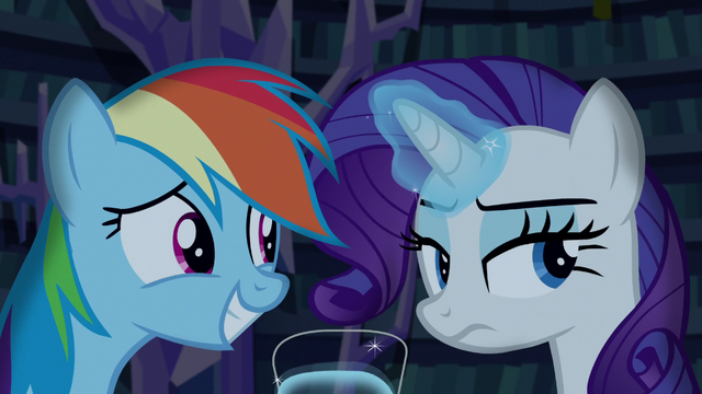 File:Rarity shifty eyes S5E21.png