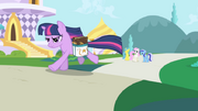 663px-Twilight Sparkle running S01E01.png