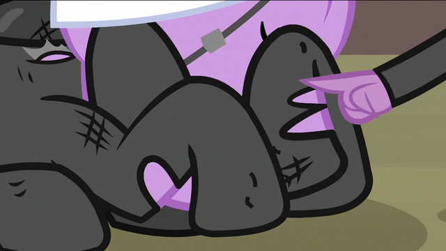 File:Spike poking Twilight S2E20.png