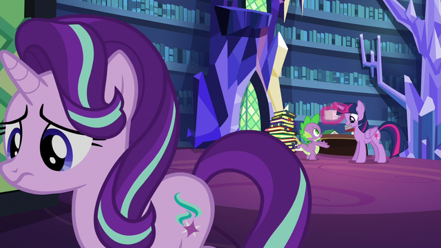 File:Starlight Glimmer leaving the library S6E21.png