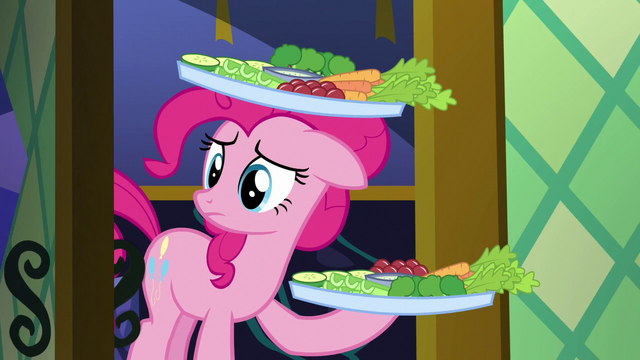File:Pinkie Pie arrives with the snacks S5E19.png