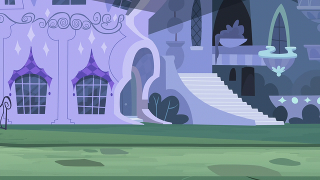 File:Empty Canterlot street S5E10.png