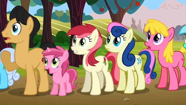 File:Everypony watching2 S02E15.png