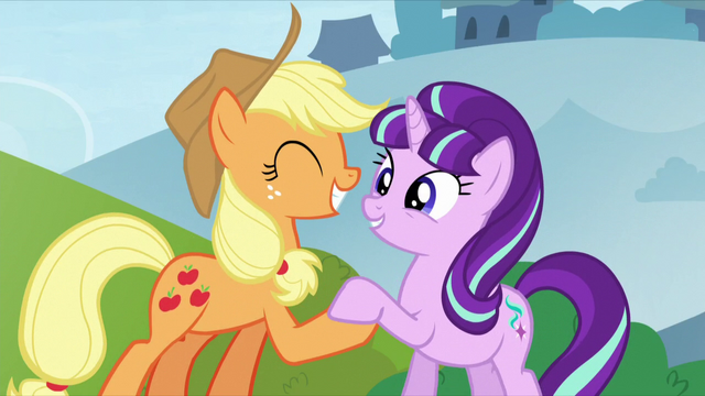 File:Applejack shakes hooves with Starlight S5E26.png