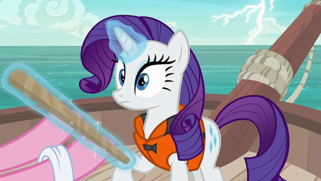 File:Rarity hears lightning S6E22.png