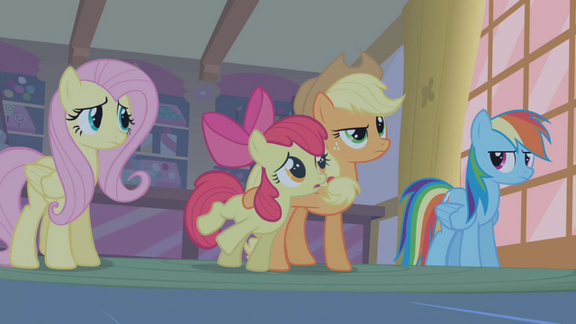 File:Applejack Protecting AB S1E09.png