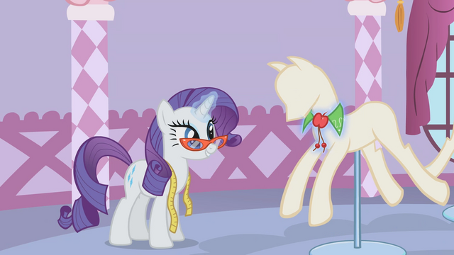 File:Rarity placing Applejack's collar in a mannequin S1E14.png