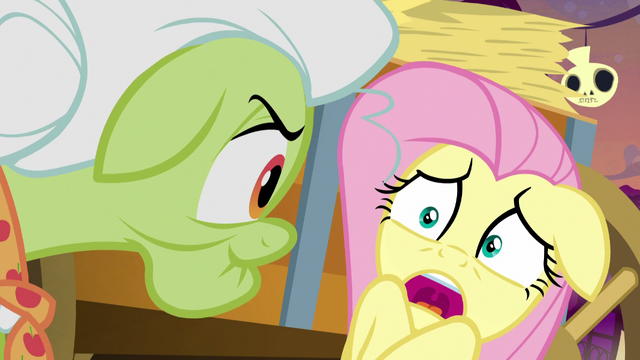 File:Fluttershy "grapes" S5E21.png