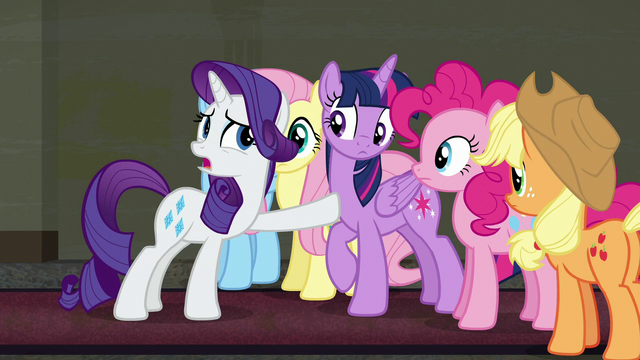 File:Rarity "last night of the fall season" S6E9.png
