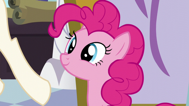 File:Pinkie smiling S5E14.png