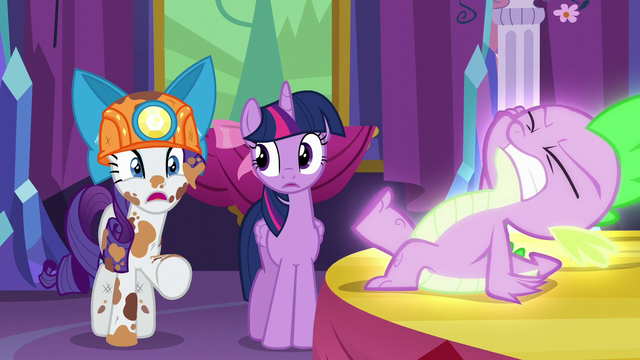 File:Rarity "...dragons!" S6E5.png
