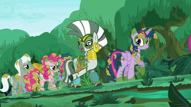 File:Zecora points at a stream S5E26.png