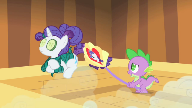 File:Spike fanning Rarity S1E20.png