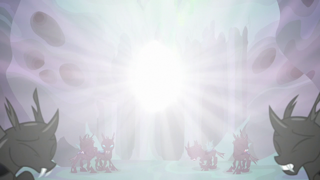 File:Thorax consumed by blinding light S6E26.png