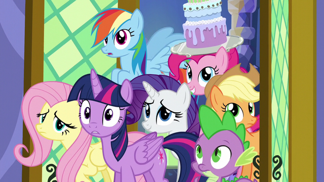 File:Twilight surprised by the new dining room S5E3.png