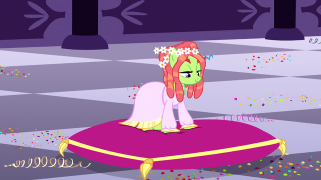 File:Tree Hugger lands on a giant pillow S5E7.png
