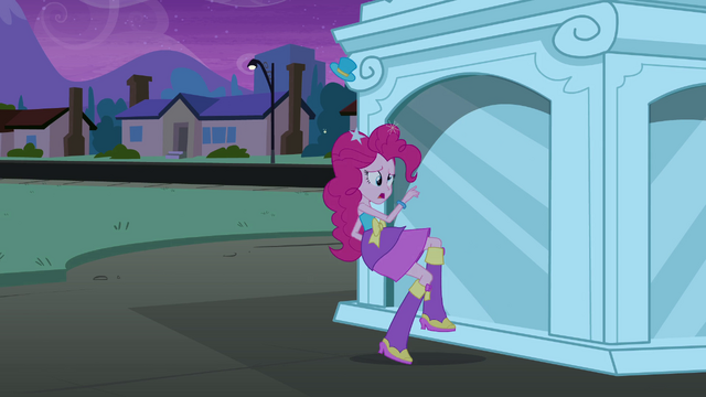 File:Pinkie Pie dizzy EG.png
