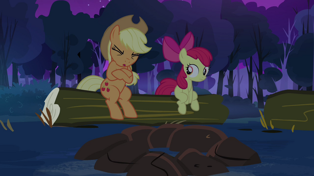 File:Applejack feeling cold S3E06.png