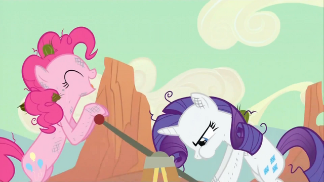 File:Rarity puffed S02E14.png