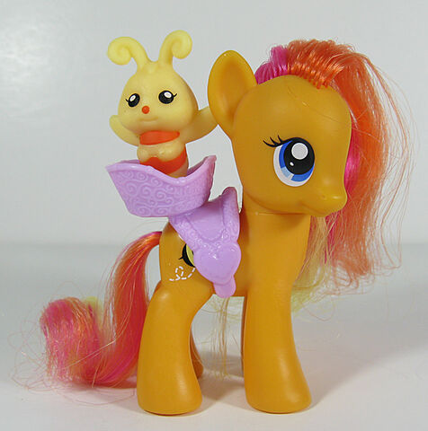 File:Playful Ponies Honeybuzz doll.jpg