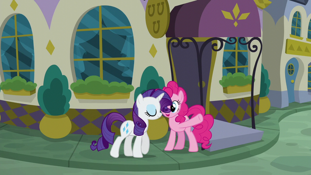 File:Rarity about to enter the restaurant S6E12.png