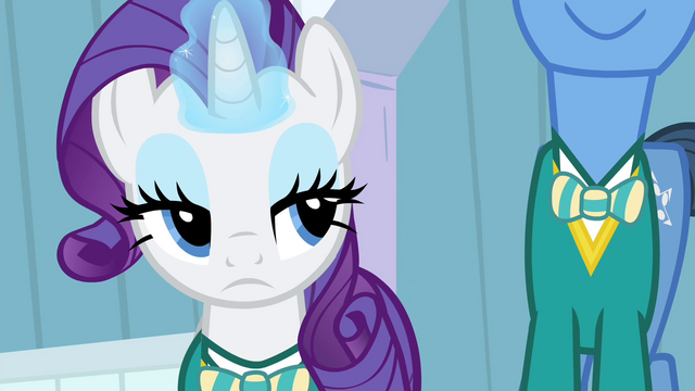 File:Rarity looking S4E14.png