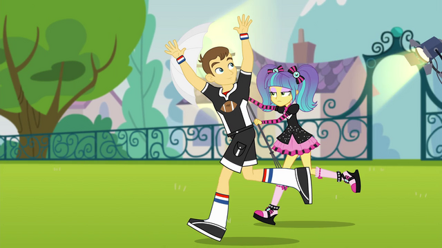 File:Teddy about to catch a football EG3.png