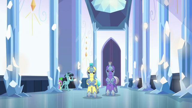 File:Royal guards walk through the palace halls S6E16.png