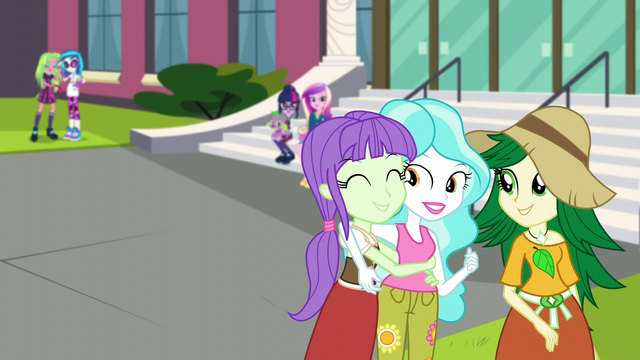 File:Starlight hugging Paisley EG3.png