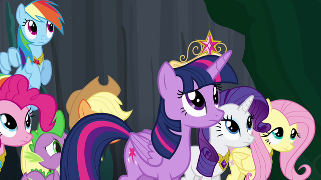File:Twilight approaching the tree S4E02.png